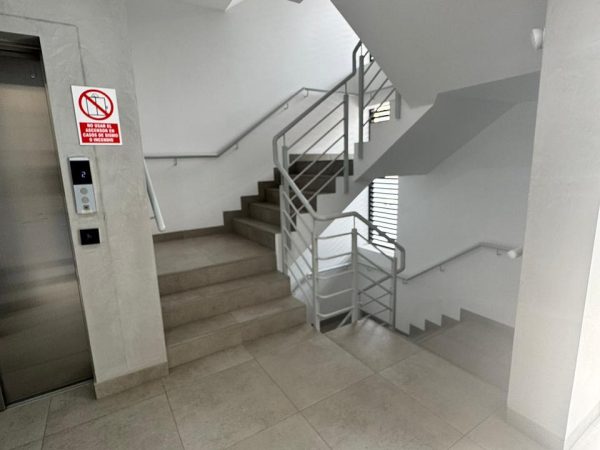 Escaleras + Asensor (1)