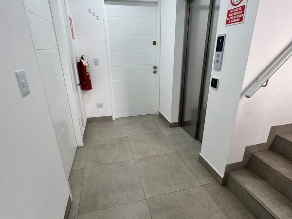 Escaleras + Asensor (6)