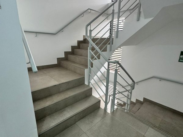 Escaleras + Asensor (9)